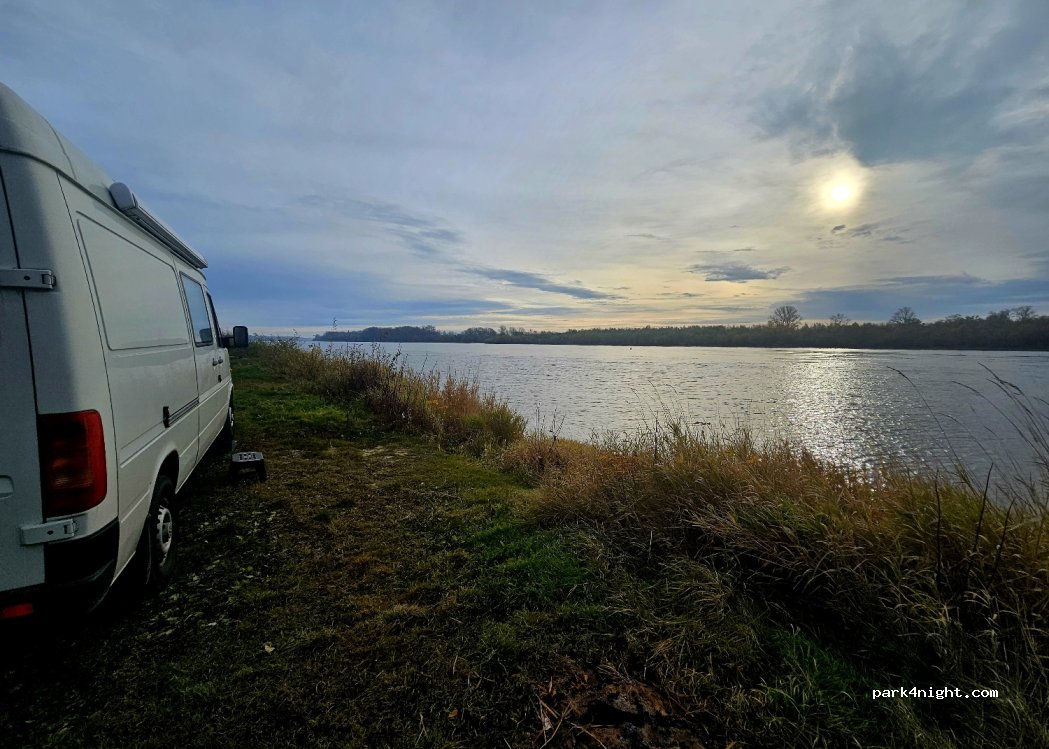 (09-450) Wyszogród - 7 Klasztorna — foto