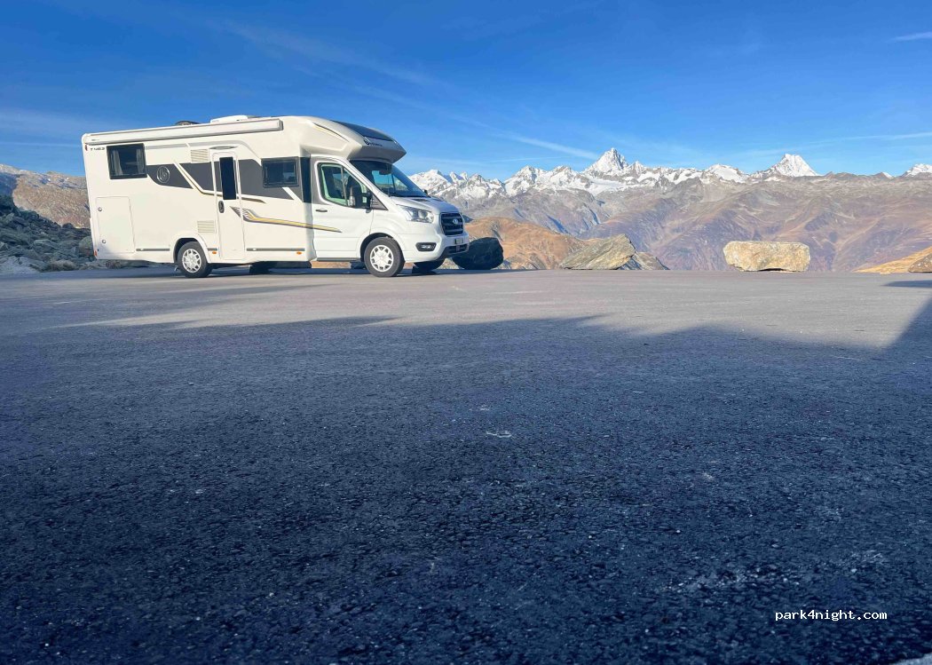 (3988) Obergoms VS - Unnamed Road — foto 2
