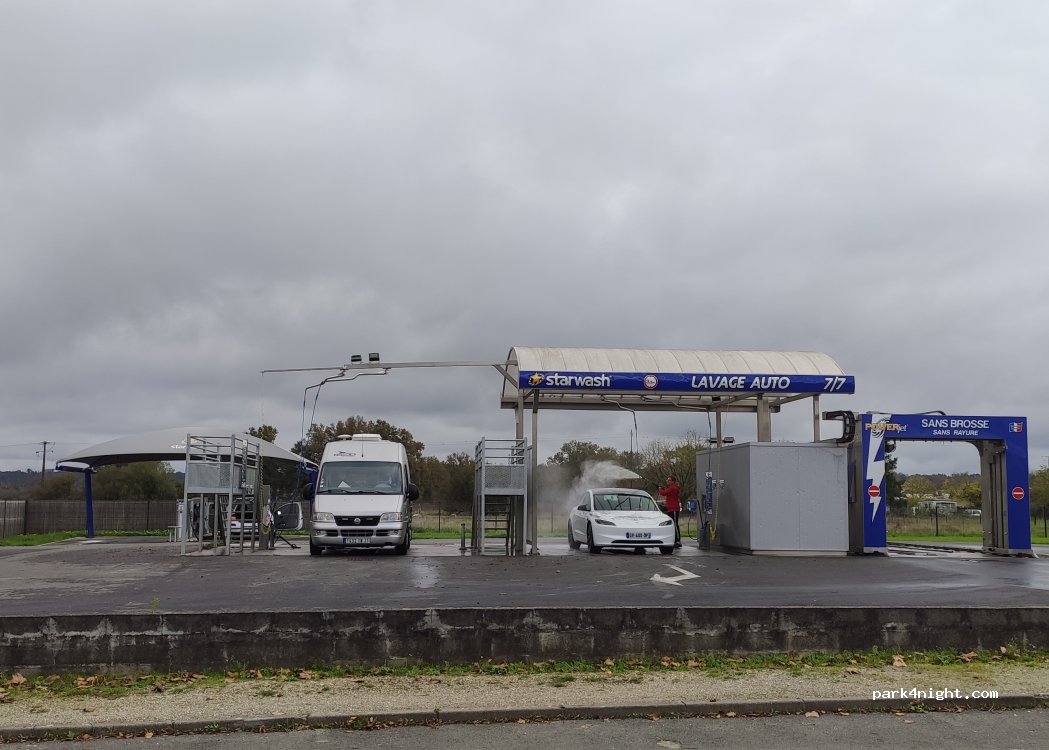 (33230) Les Églisottes-et-Chalaures - 69 Avenue Victor Hugo — foto