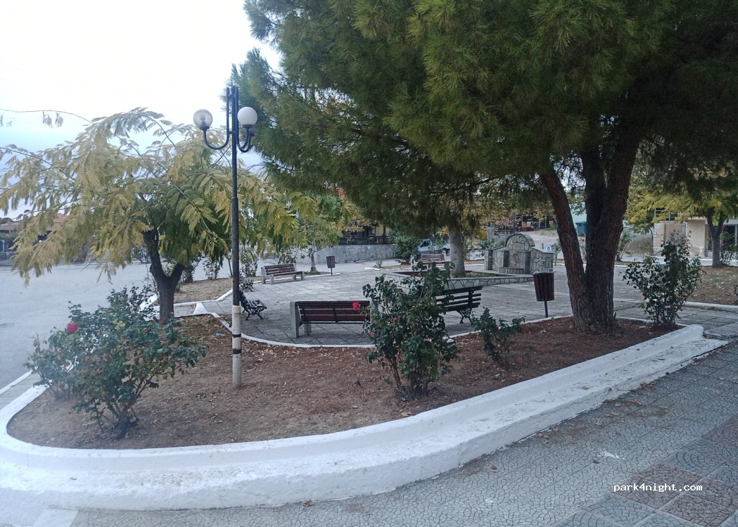 (630 80) Petralona - Unnamed Road — foto