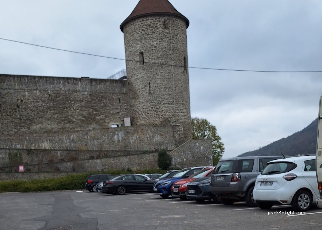 (74130) Bonneville - 104 Place de l'Église — foto