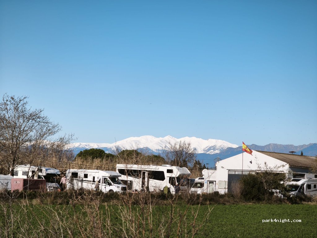 Camperparking Figueres Exstoso — foto