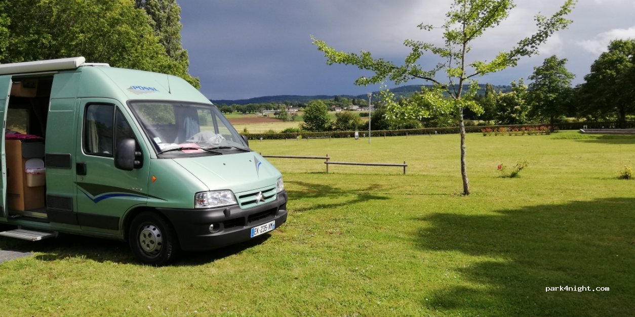 Camping Dun-le-Palestel — foto