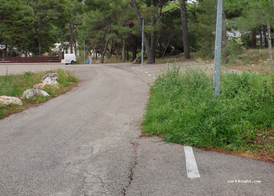 (22202) Rogoznica - 6 Zadarska Ulica — foto