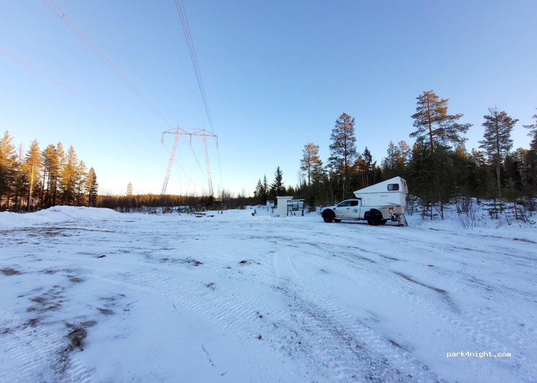 (942 94) Lillpite - Unnamed Road — foto