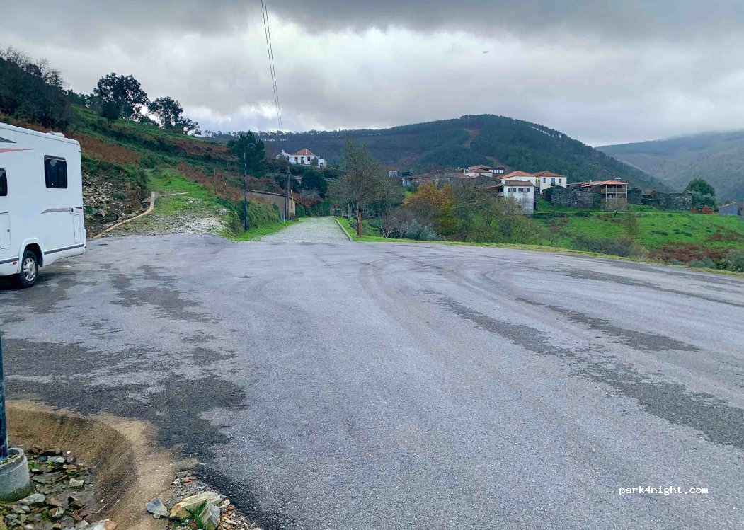 (3330) Comareira - Unnamed road — foto 2