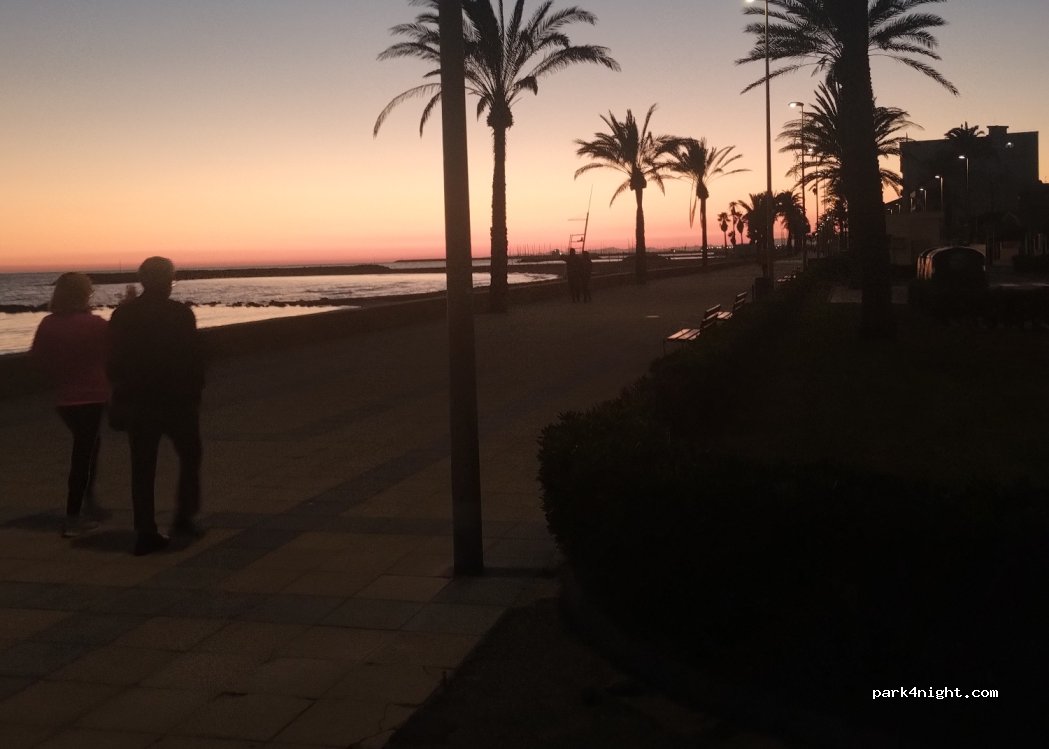 (43881) Cunit - 79 Passeig Marítim — foto