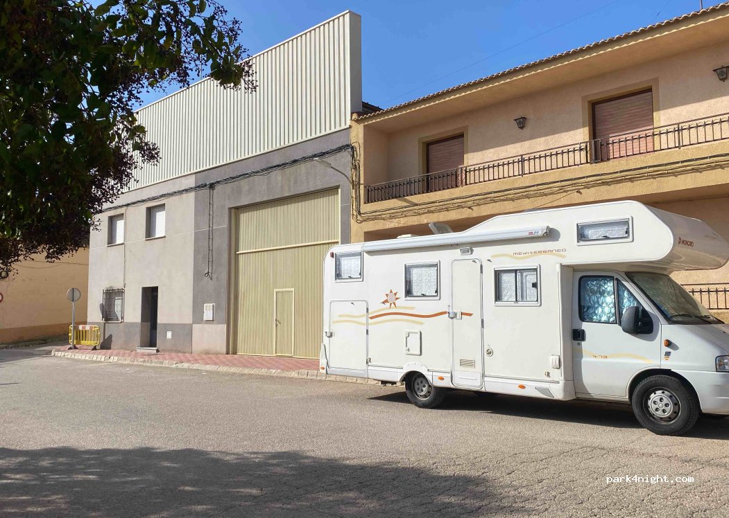 (02124) Alcadozo - 3 Calle Peñas — foto