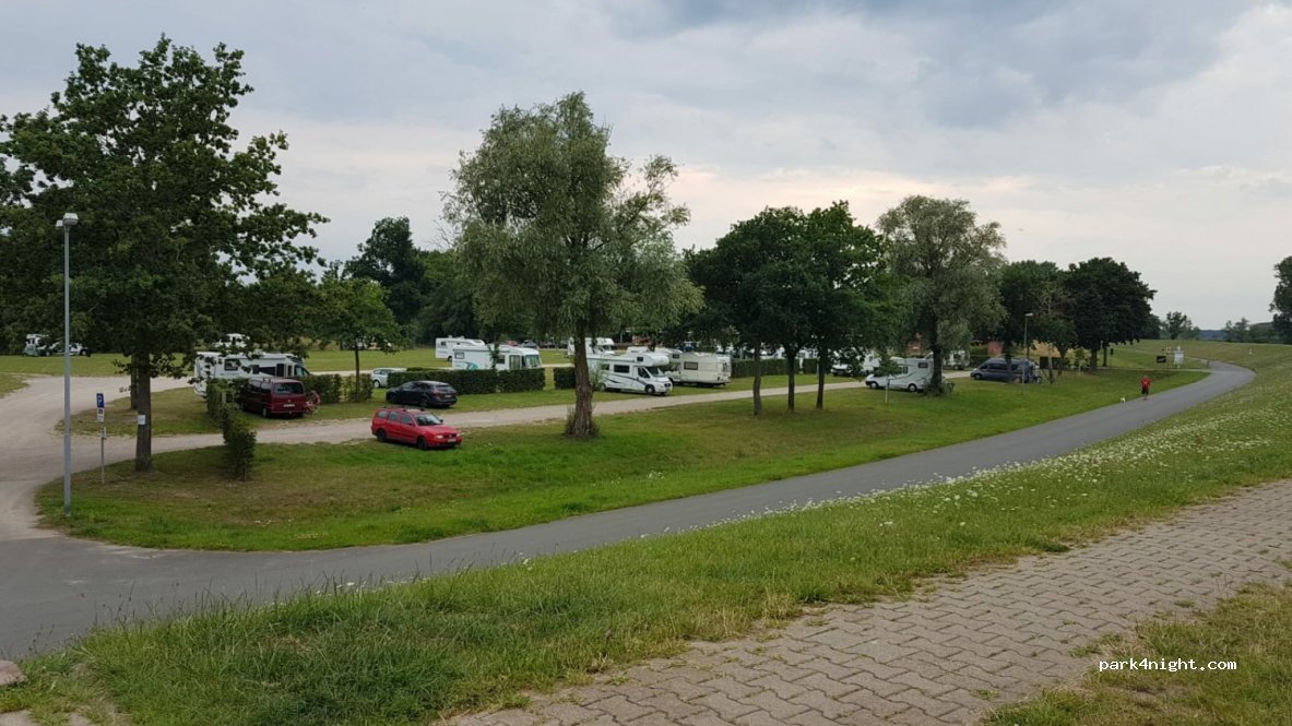 Wohnmobilstellplatz am Schützenplatz — foto