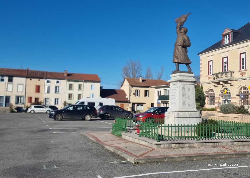 (65230) Castelnau-Magnoac - 4 Place de l'Estelette — foto