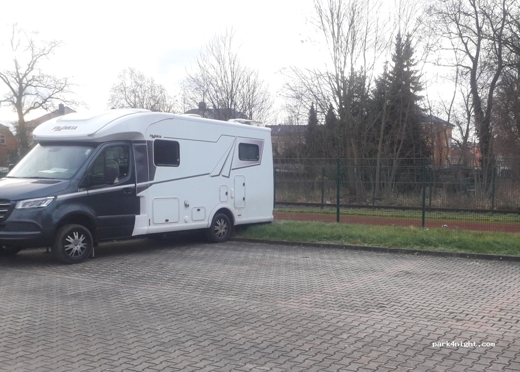 (04769) Mügeln - 3 Platz der Pioniere — foto