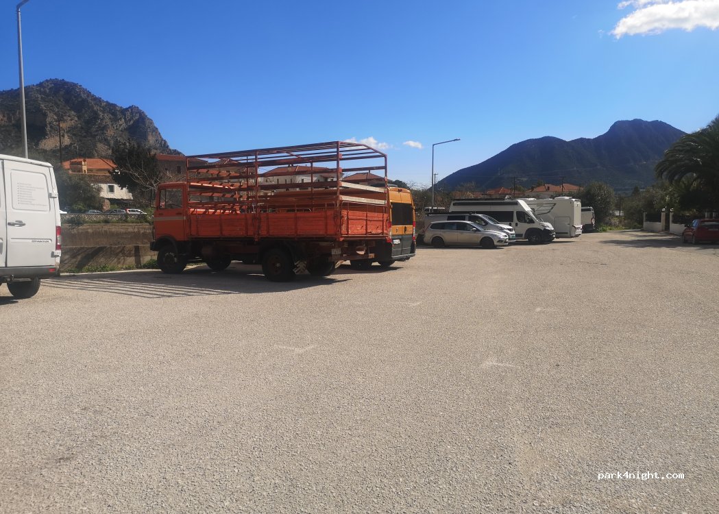 (223 00) Leonidio - Unnamed road — foto 2