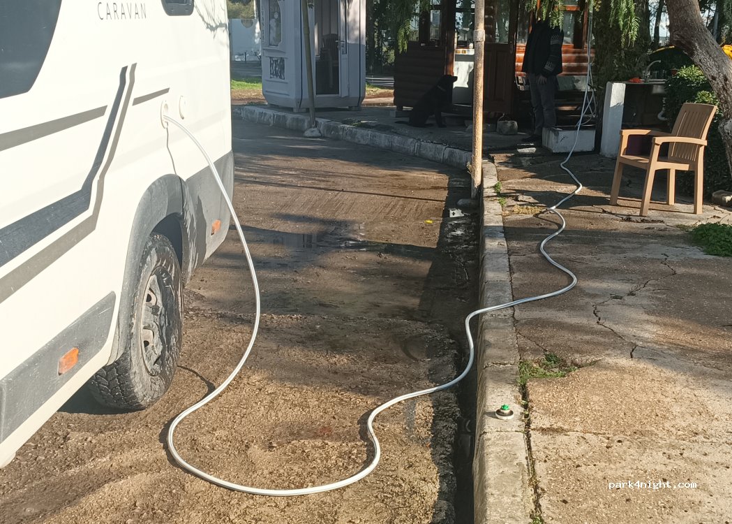 (35930) Çeşme - Unnamed road — foto