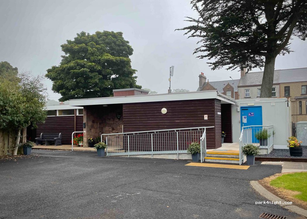 Curran Caravan Park — foto