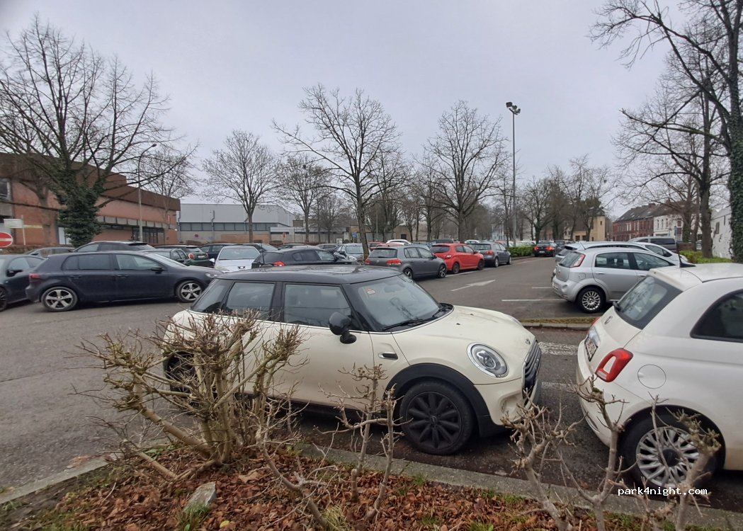 (7000) Mons - 28 Chemin du Champ de Mars — foto