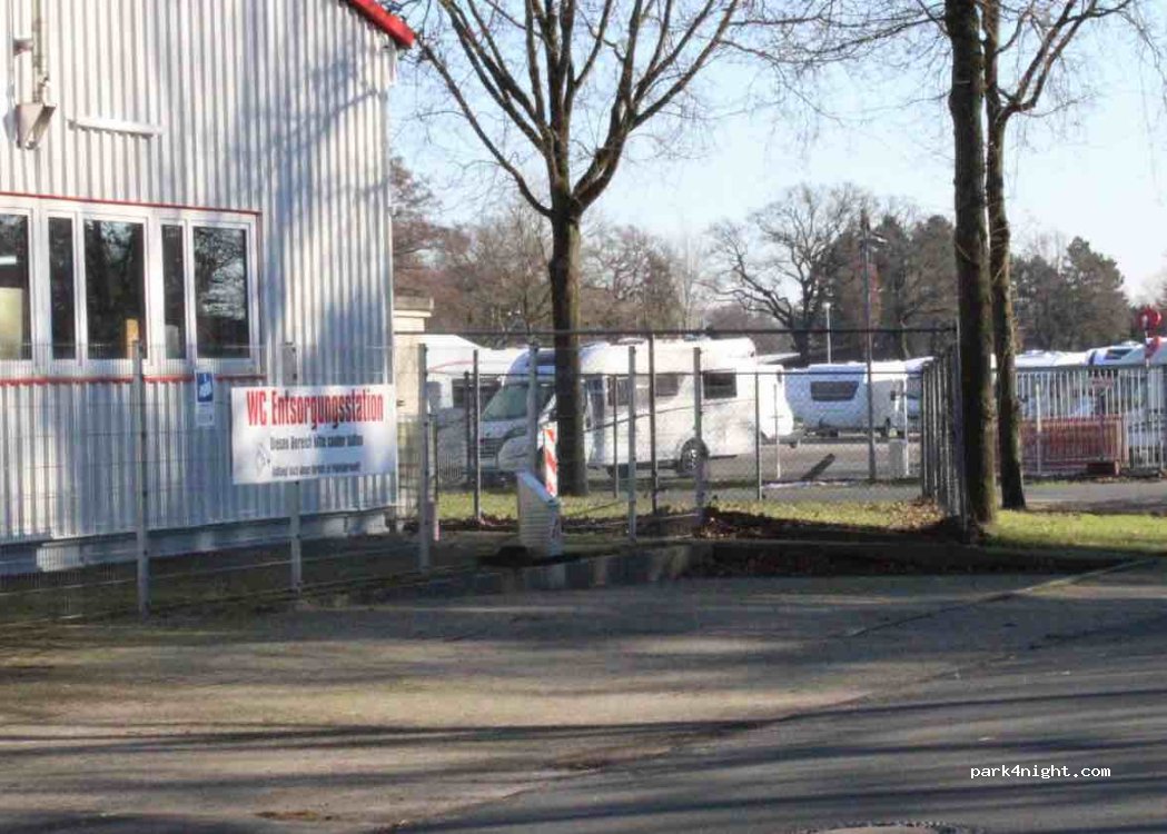 (26655) Westerstede - 8 Leerer Straße — foto