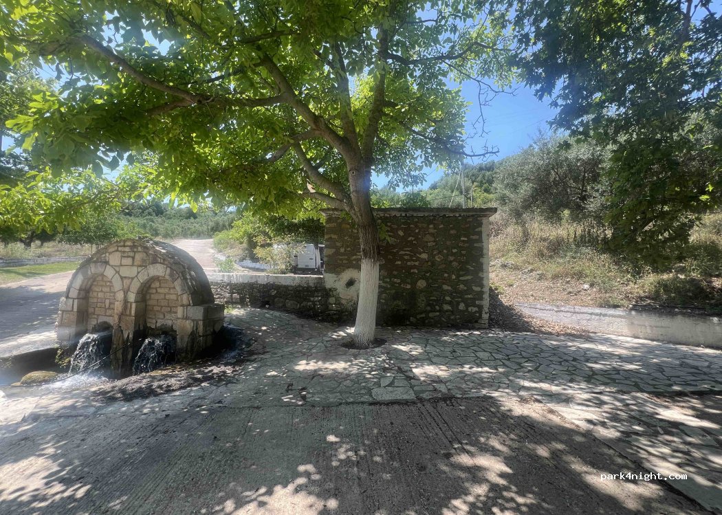 (240 03) Aetos - Unnamed road — foto 2
