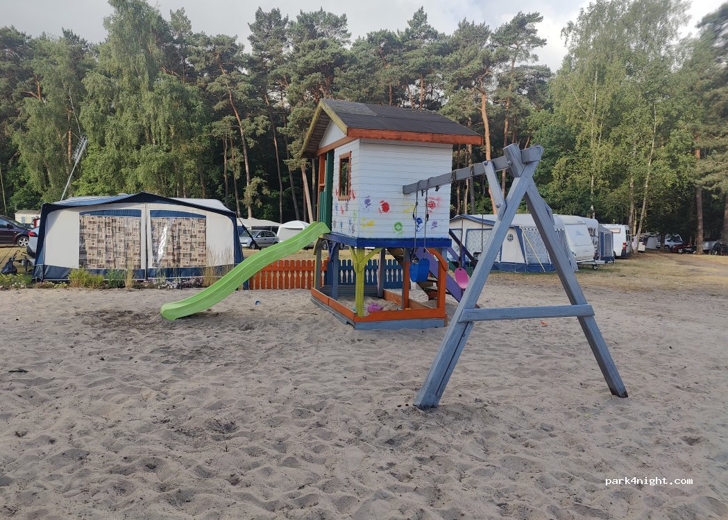 Pole Namiotowe POD LASEM — foto 4