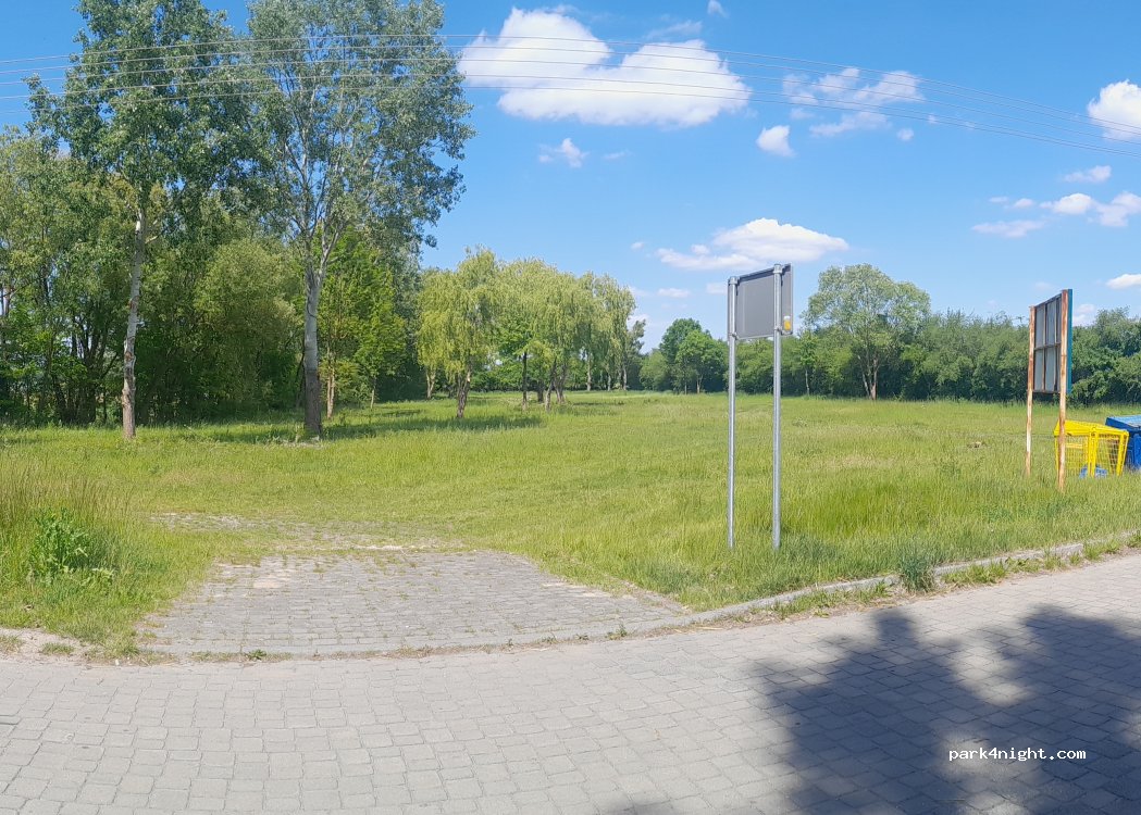 (88-121) Chełmce - Unnamed Road — foto