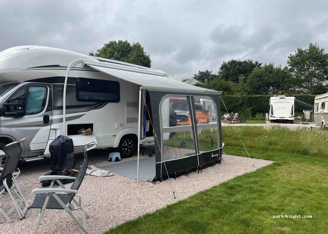 Steamer Quay Caravan and Motorhome Club Campsite — foto