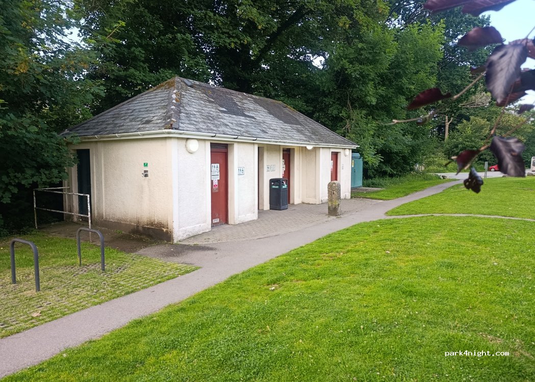 (PL20 6AB) Yelverton - A386 — foto