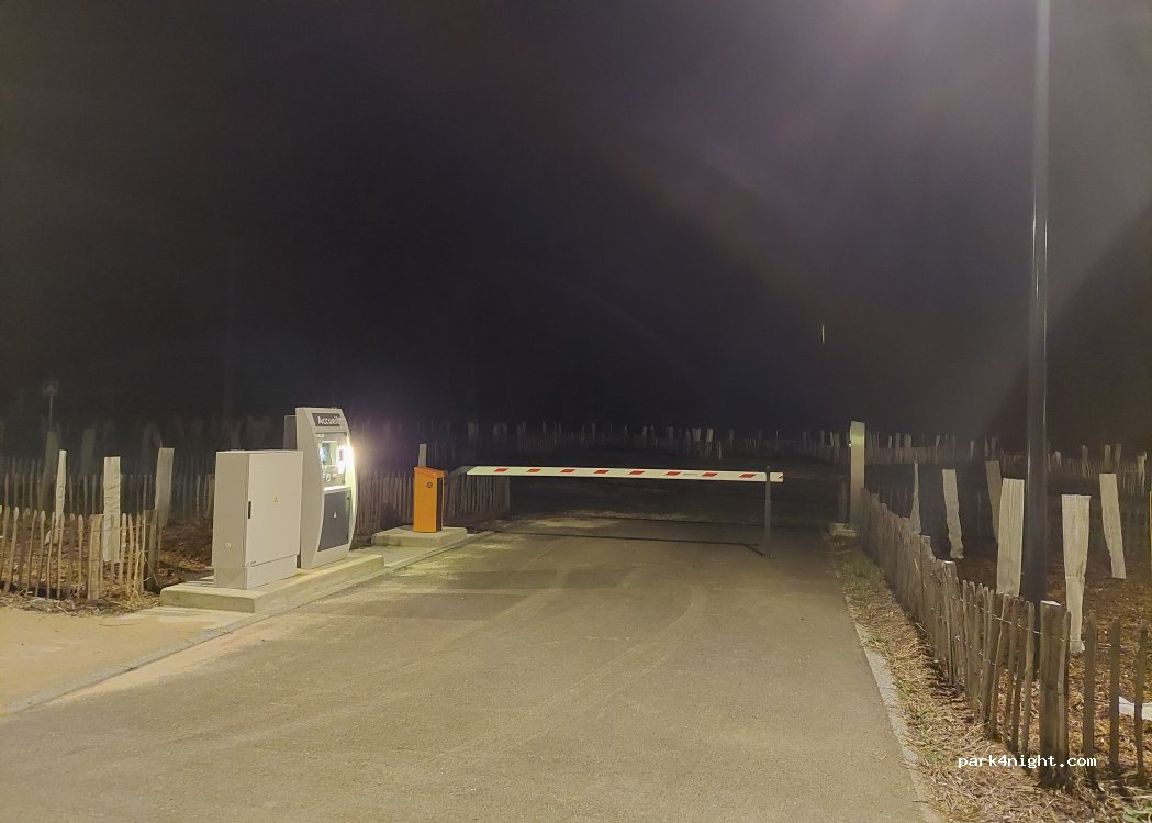 Aire de stationnement camping-car Osselle-Routell — foto