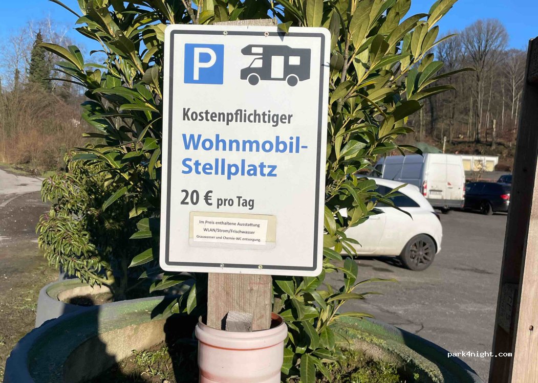 Wohnmobilstellplatz Halle — foto