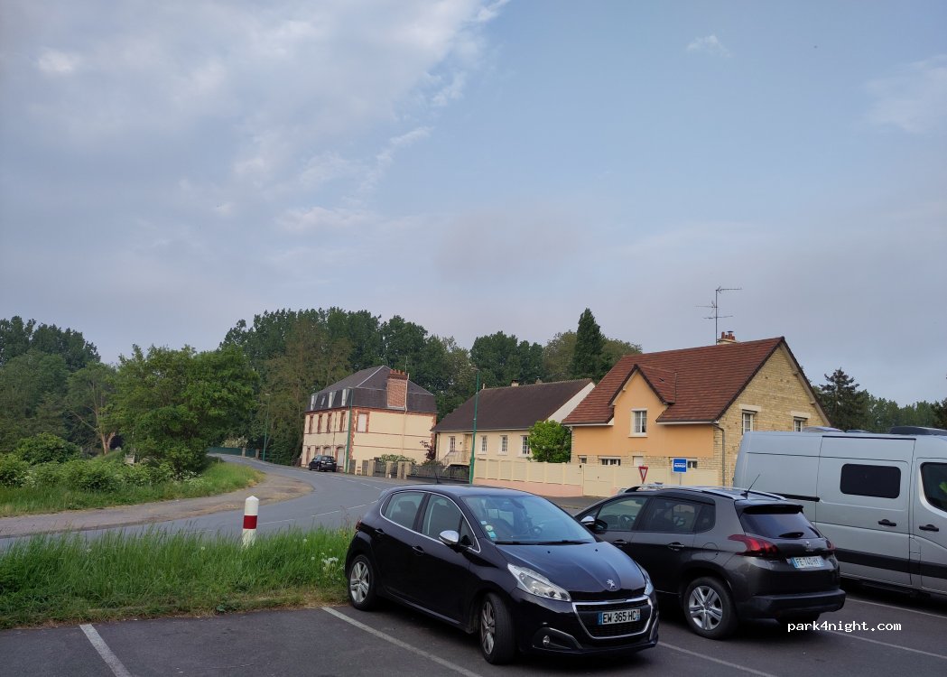 (14320) Feuguerolles-Bully - 1 Quartier de la Gare — foto