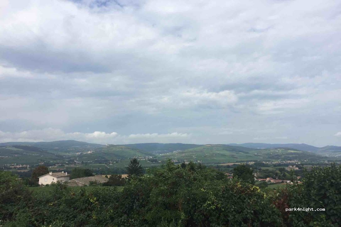 (71850) Charnay-lès-Mâcon - 77 Place du Bourg — foto
