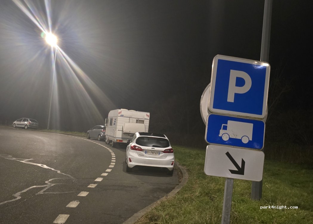 (63190) Lezoux - Unnamed road — foto