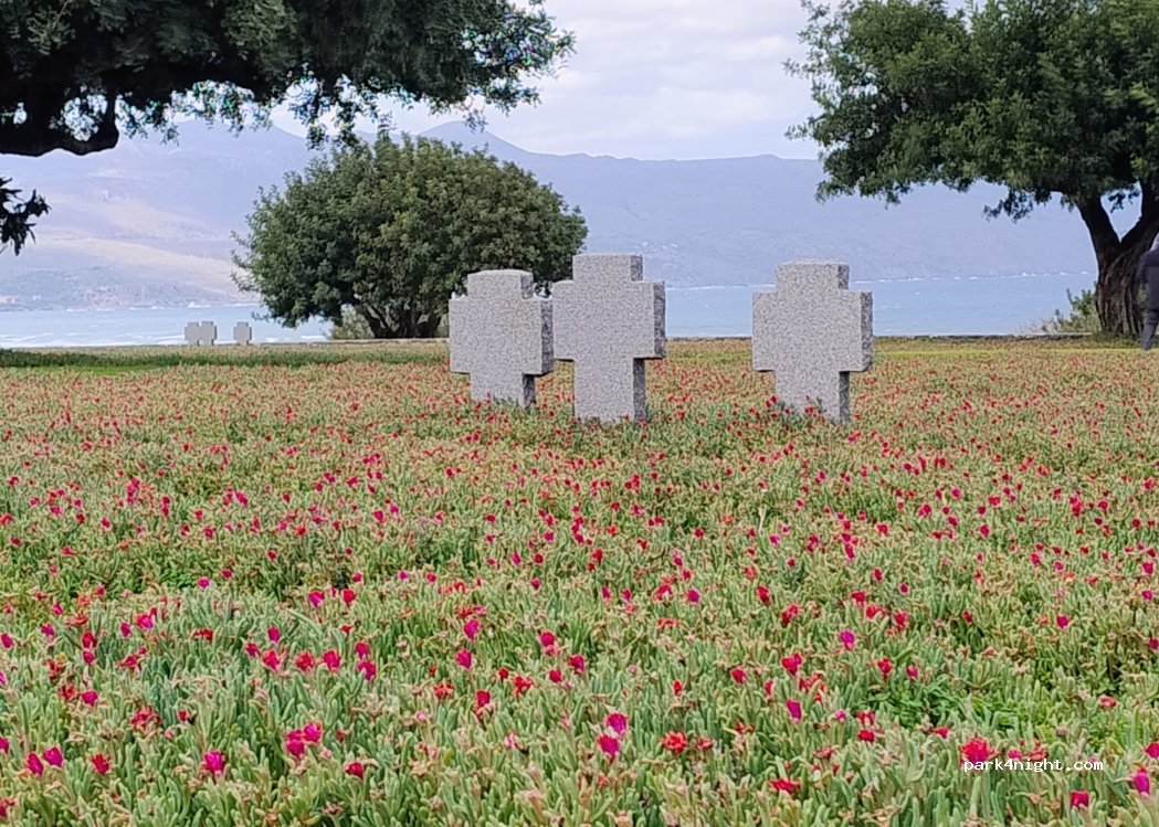(730 14) Platanias - Unnamed Road — foto