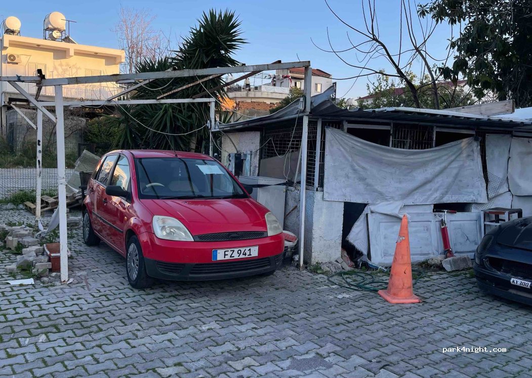 Girne - Mücahitler Caddesi — foto 2