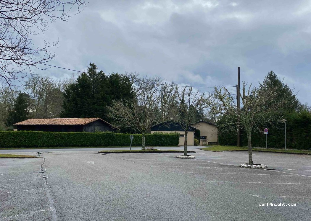 (33830) Belin-Béliet - 29 Avenue Aliénor — foto