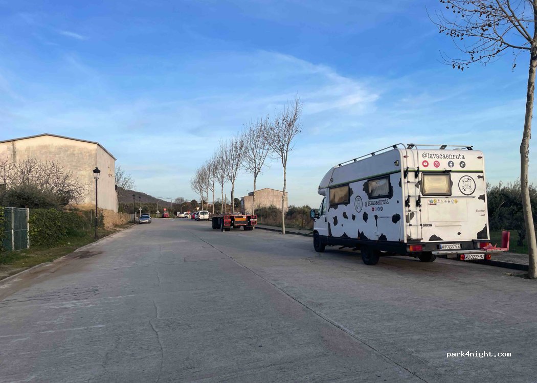 (10460) Losar de la Vera - 58 Calle L-16 — foto