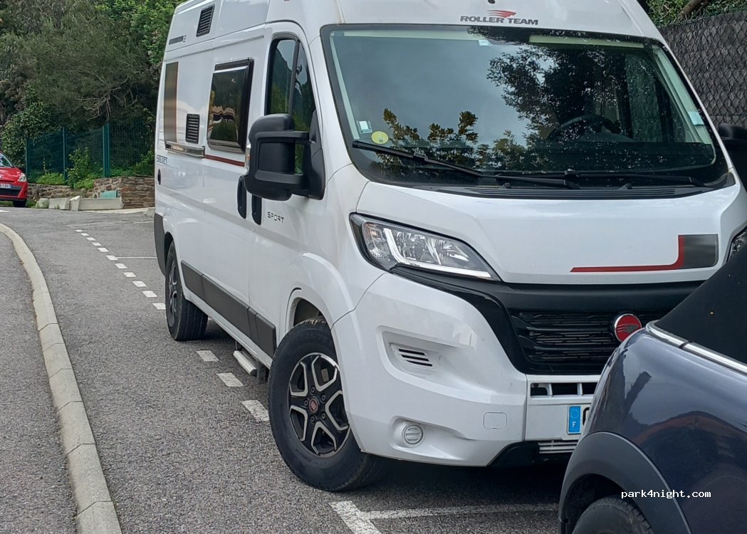 (83820) Rayol-Canadel-sur-Mer - 12 Avenue Capitaine Thorel — foto