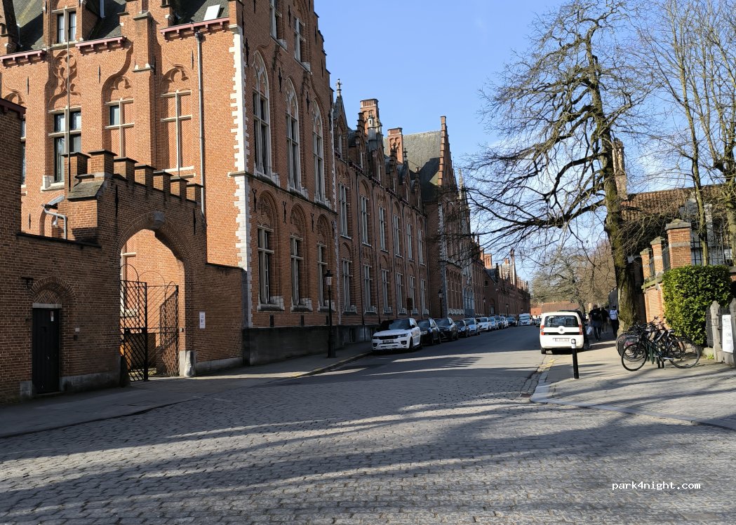 (8000) Brugge - 2 Begijnenvest — foto