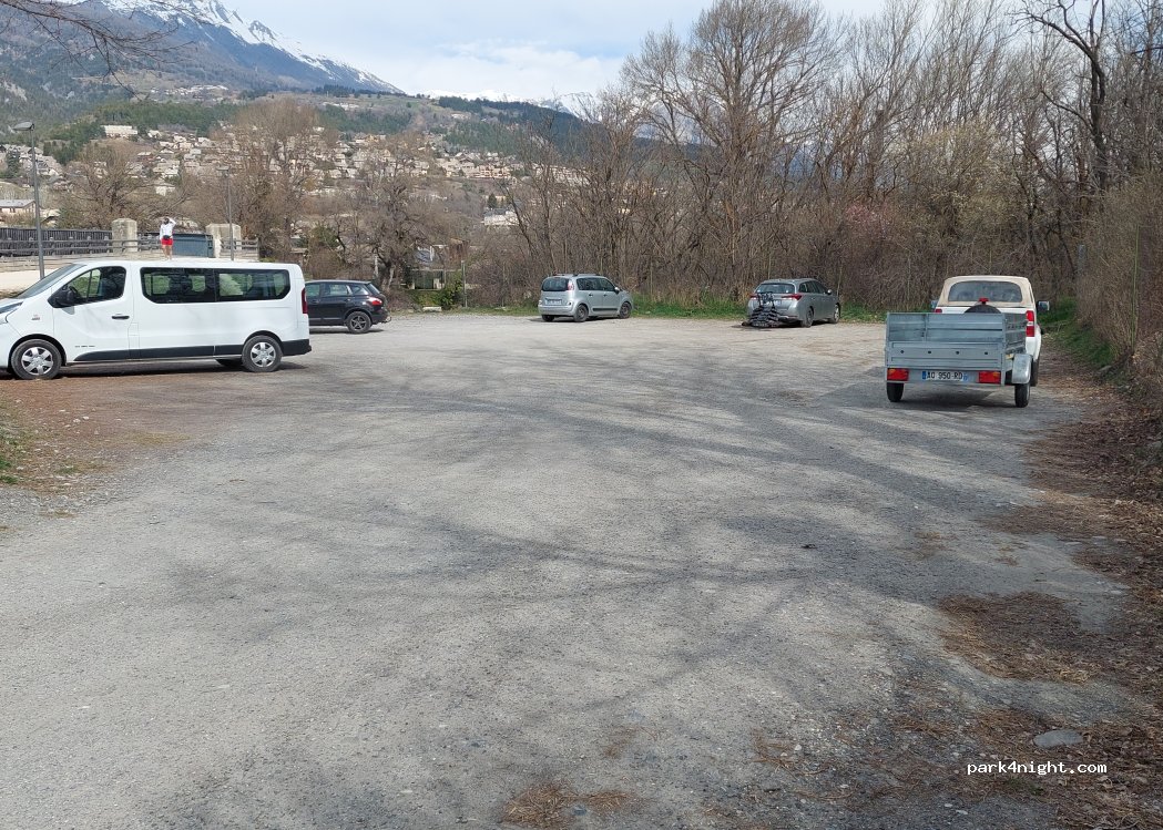 (05200) Baratier - 131 Route D'entraigues — foto