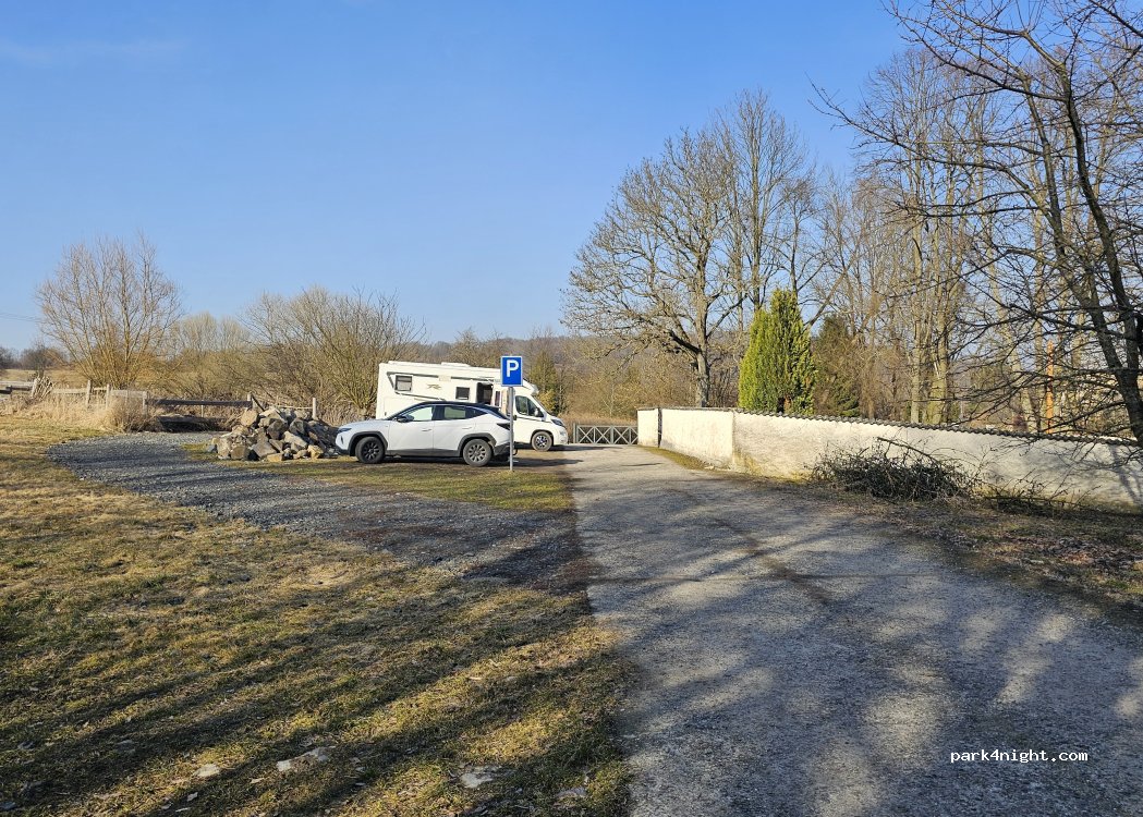 (405 02) Merboltice - Unnamed road — foto