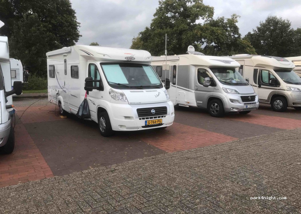 Wohnmobilstellplatz am Schlosspark | Bad Bentheim — foto