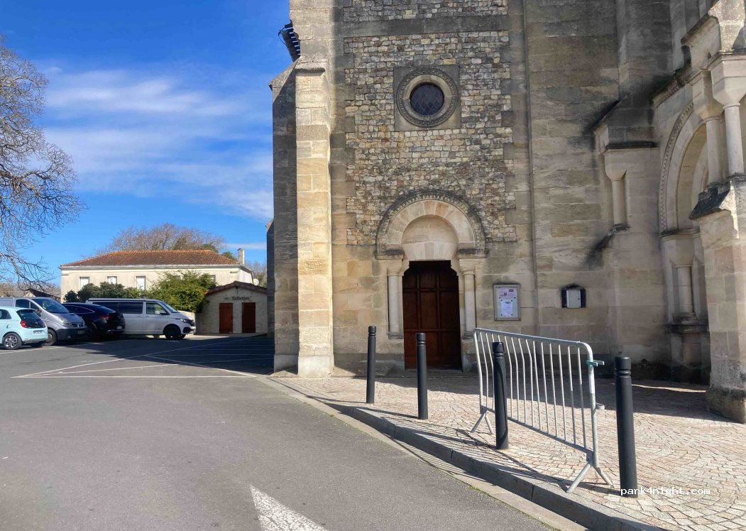 (33930) Vendays-Montalivet - 4 Place de l'Église — foto