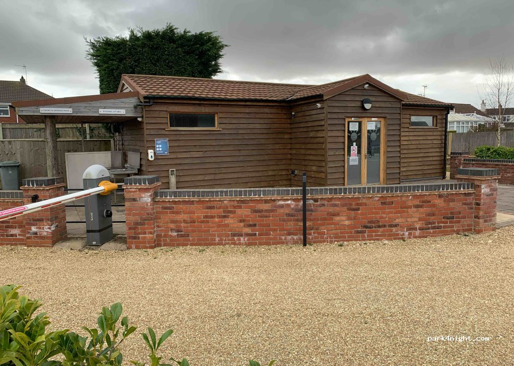 The Thatched Cottage Caravan Park — foto