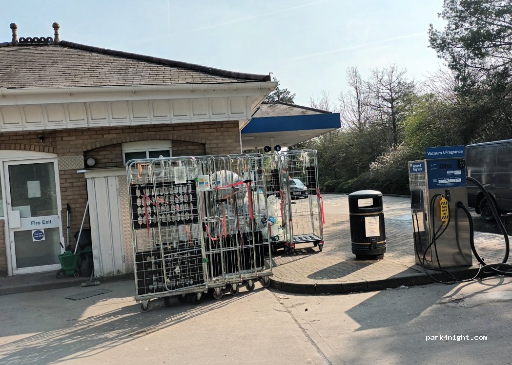 (CM6 1SF) Dunmow - Stortford Rd — foto