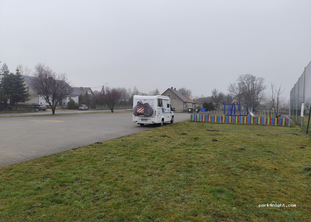 (63-642) Miechów - Unnamed Road — foto 3