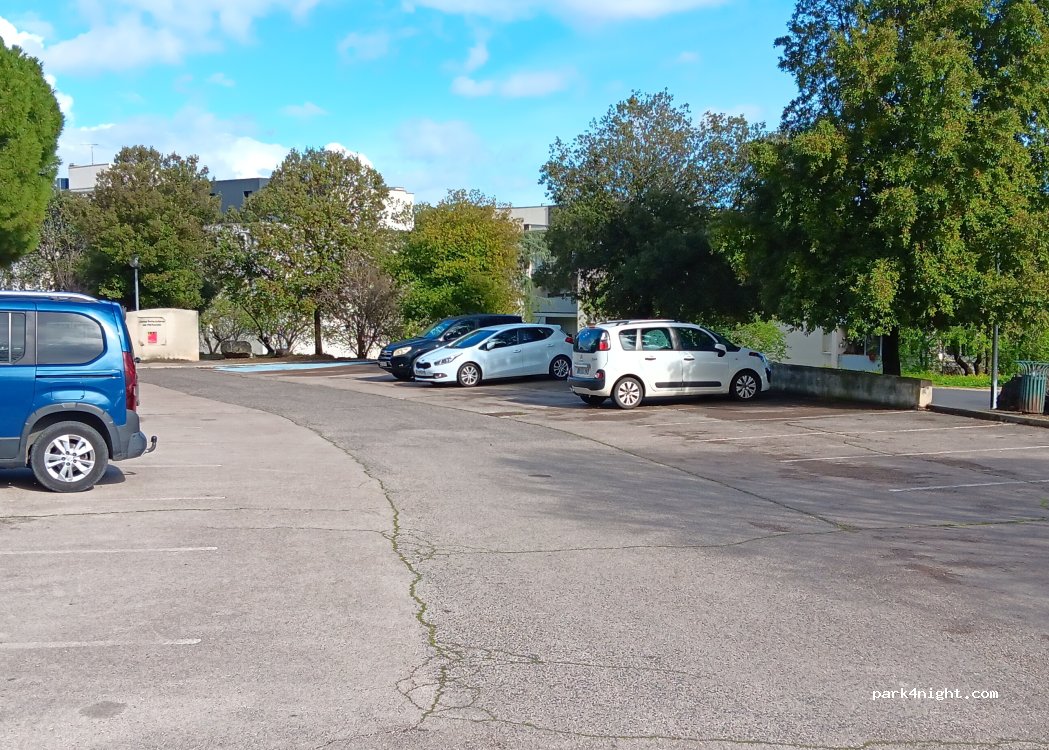 (34120) Pézenas - 4 Rue Louis Audibert — foto