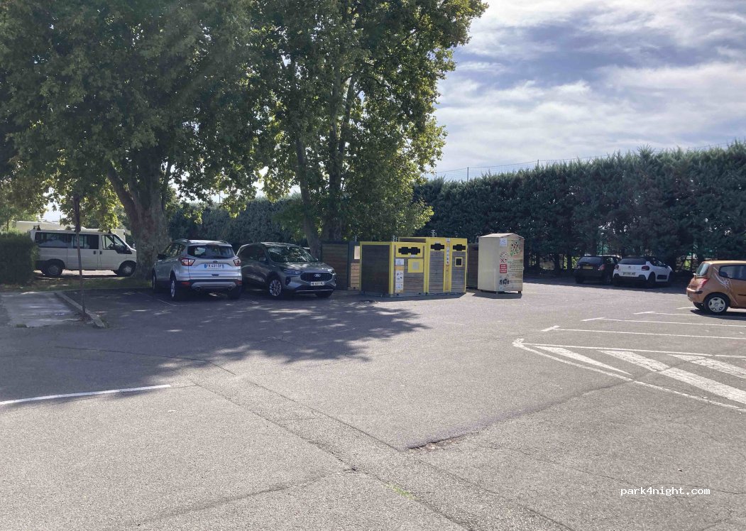(84800) L'Isle-sur-la-Sorgue - 181 Avenue Léon Reboul — foto