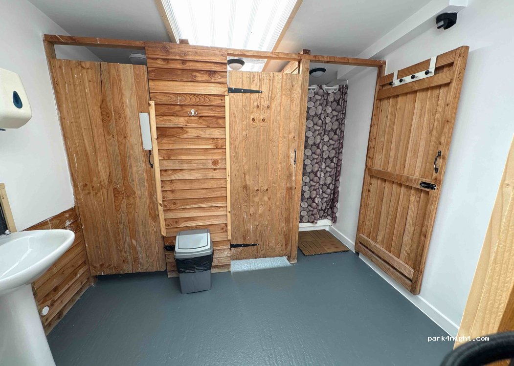 The Den & Orchard — foto 2