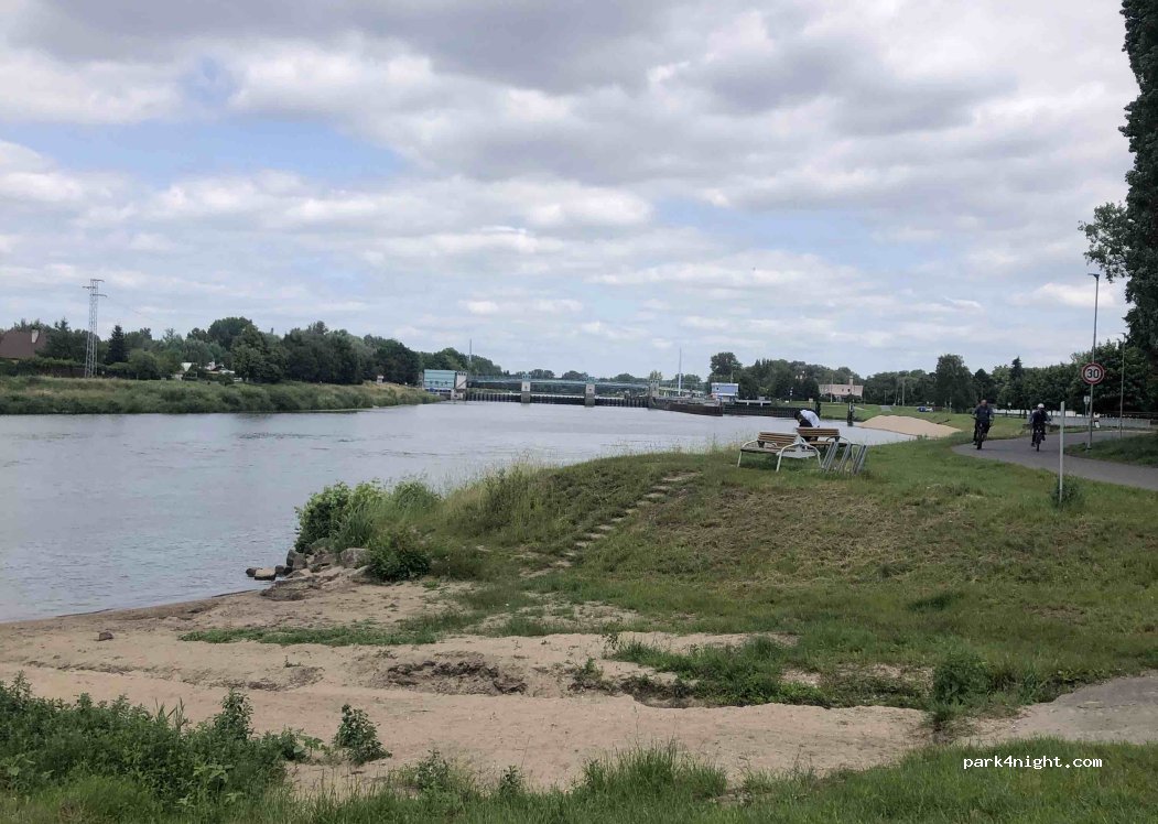 (250 88) Čelákovice - 8 U Kapličky — foto 2