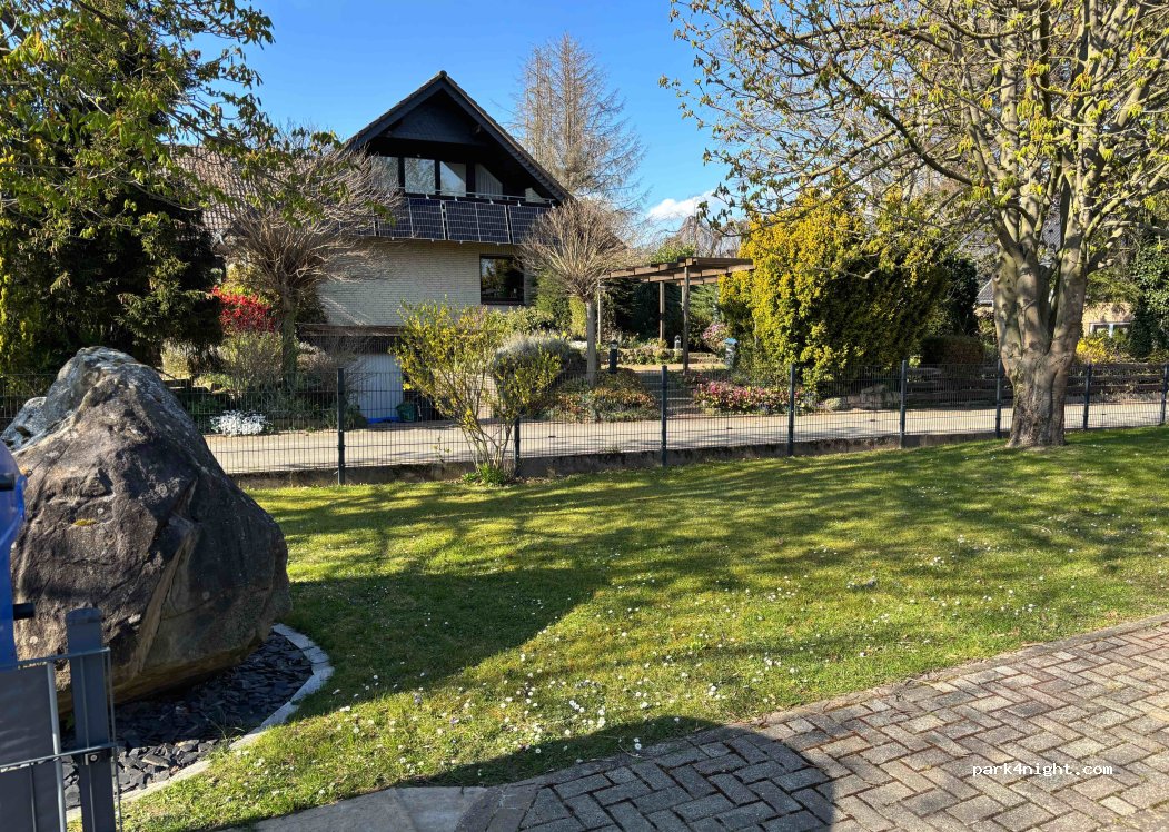 (30974) Wennigsen (Deister) - 1 Max-Planck-Straße — foto