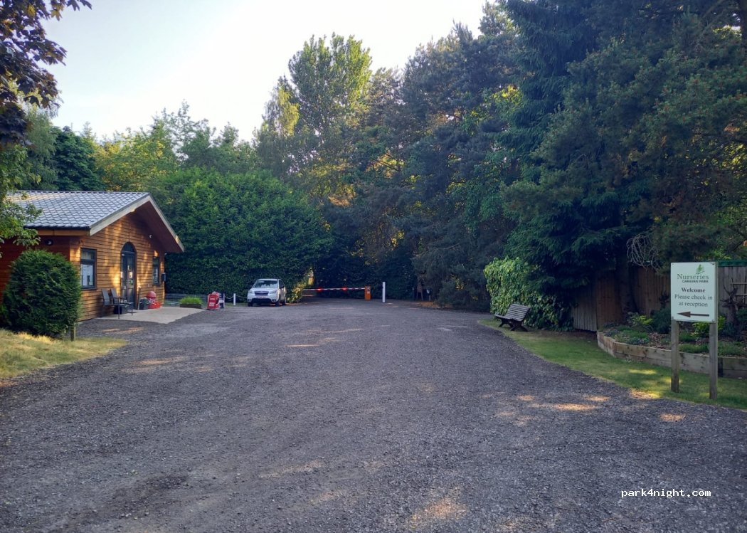 Nurseries Caravan Park — foto 2