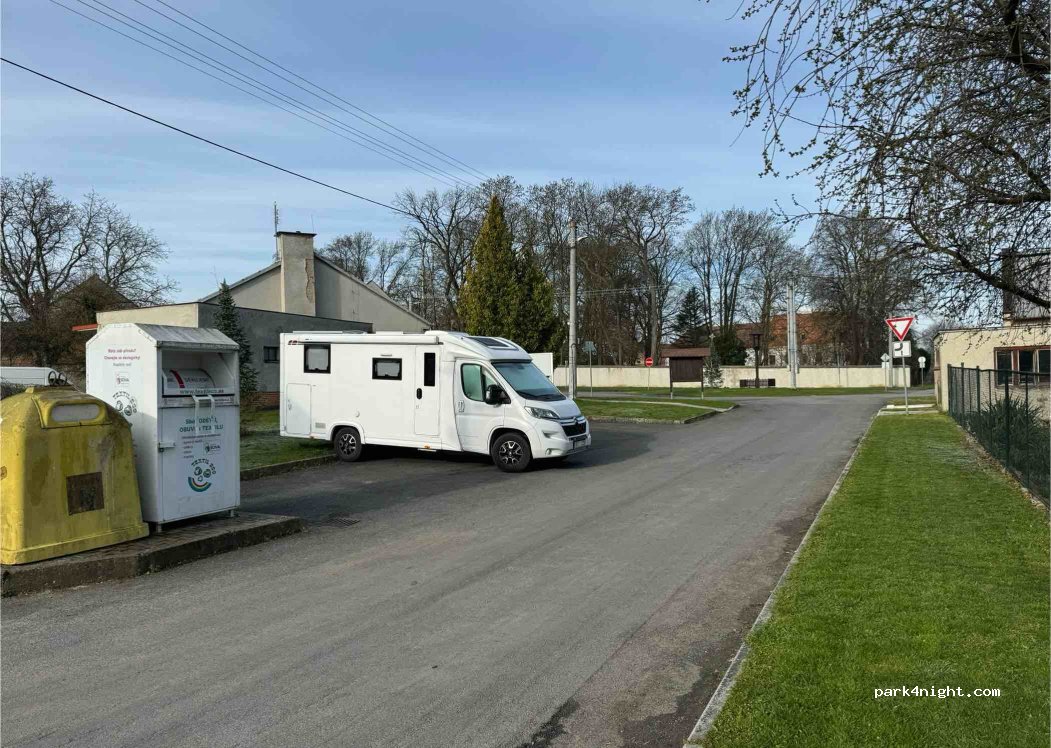 (768 33) Uhřice - 433 — foto